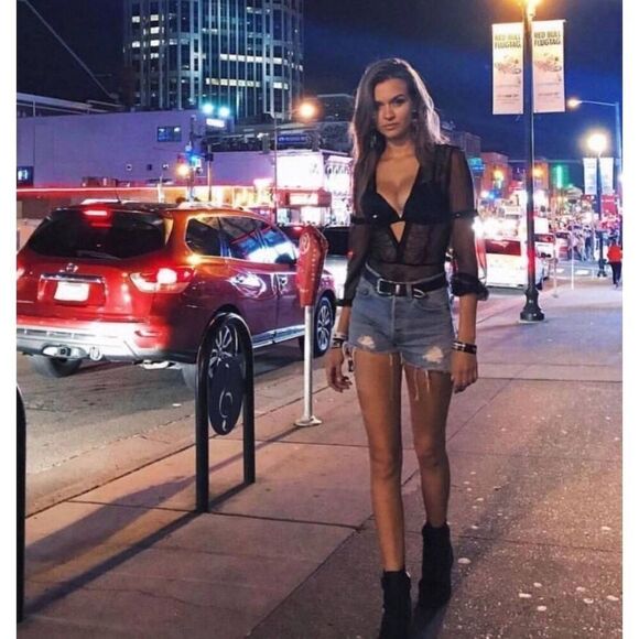 NWT Victoria's Secret Extremely Sexy Lace Bodysuit w/ Plunge Neckline: NYE Date - Picture 3 of 10